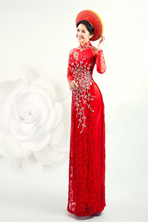 Áo dài cưới màu đỏ truyền thống cho cô dâu