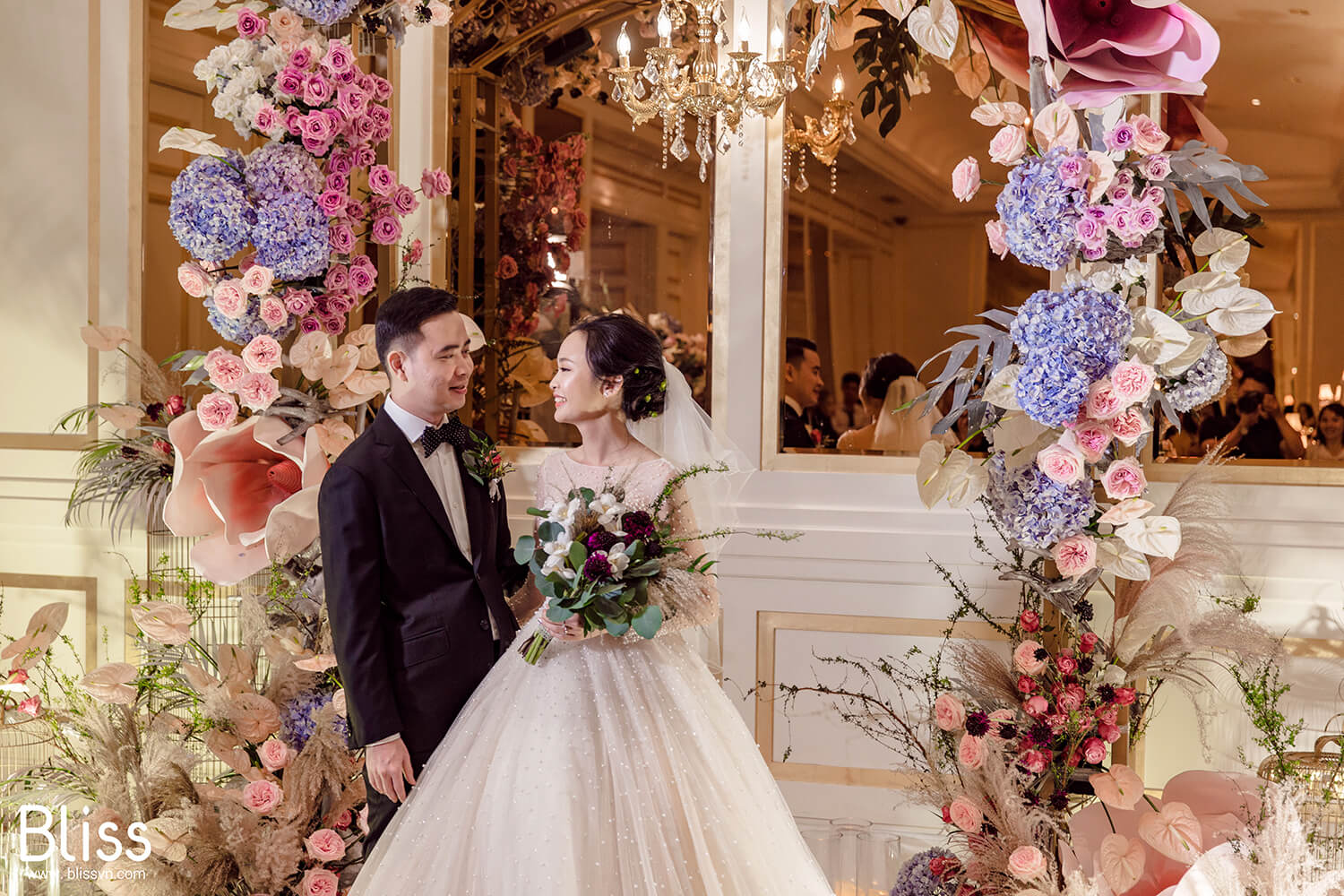 3 kiểu hoa cưới cầm tay độc đáo tinh tế cho mùa cưới 2019