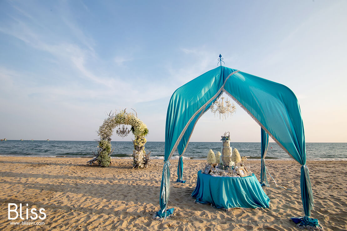 tổ chức tiệc cưới bãi biển Bliss Wedding Planner Việt Nam